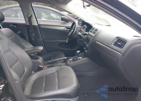 2015 Volkswagen Jetta 2.0L Tdi Se z USA, uszkodzony, nr VIN 3VWLA7AJ4FM307720